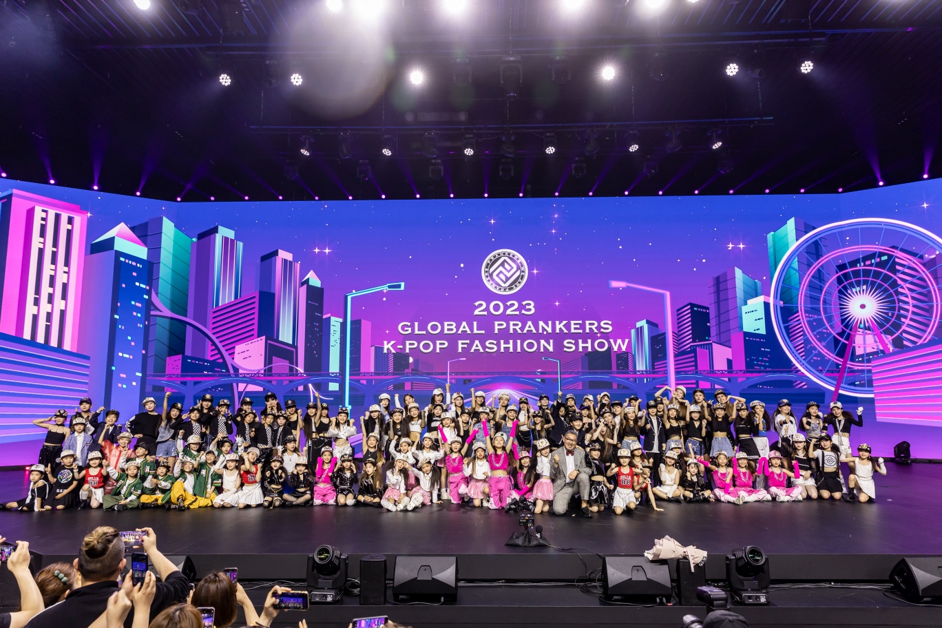 110명의 아이돌 지망생들의 축제  프랭커스 글로벌 패션쇼