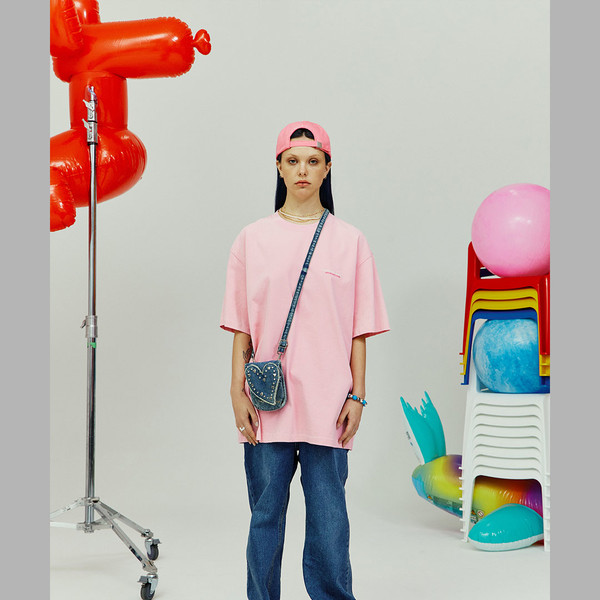【THE MUSEUM VISITOR】LOGO SPRAY WASHED T-SHIRTS (PINK) LOGO SPRAY WASHED T-SHIRTS (PINK) : THE MUSEUM VISITOR