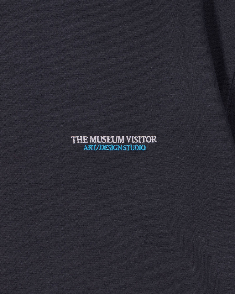 ★THE MUSEUM VISITOR★ LOGO SPRAY WASHED TSHIRTS CHARCOAL 09 LOGO SPRAY WASHED T-SHIRTS (CHARCOAL) : THE MUSEUM VISITOR