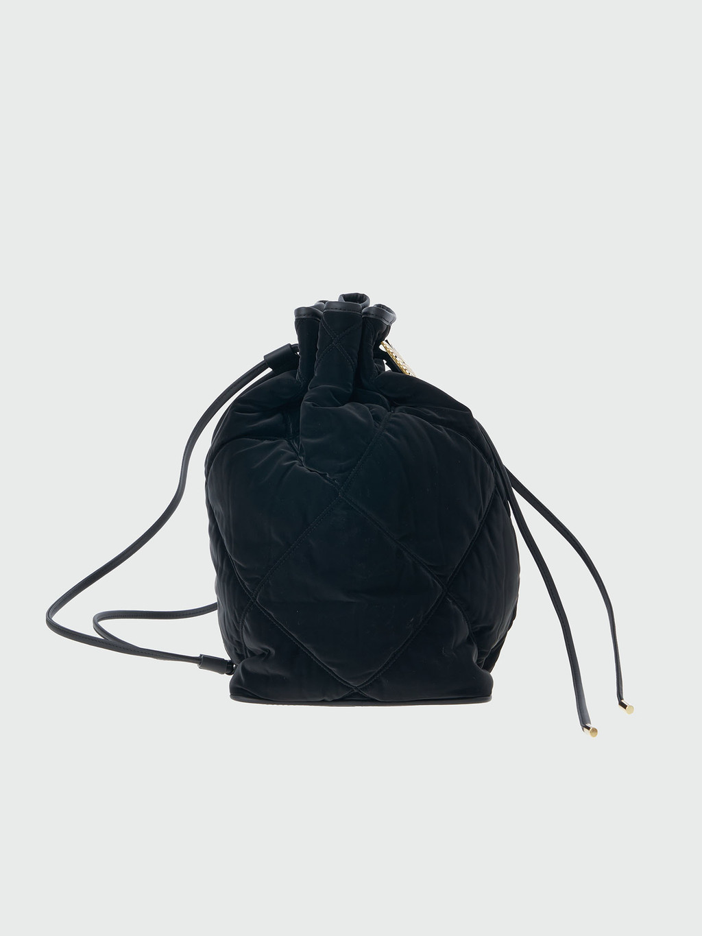 EENK インク ホリー ドローストリング バックパック BLACK HOLLY Quilted Drawstring Backpack - Black : EENK SHOP