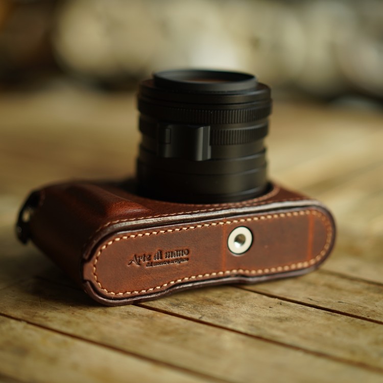 最新アイテム Half Case for Leica M9 M8 レッド fisd.lk