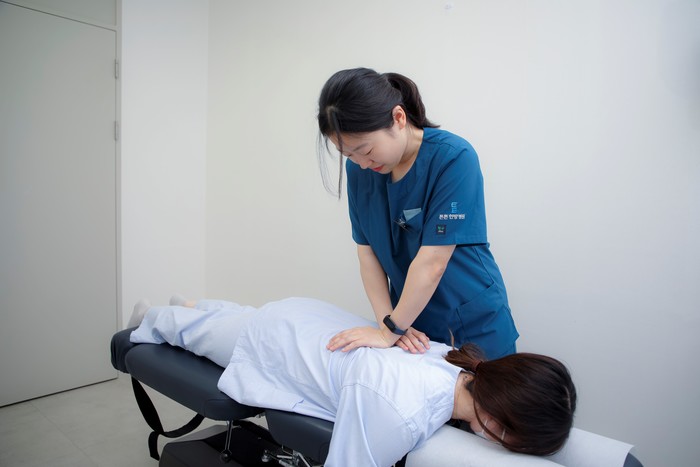 송촌동 한의원 교통사고 후유증 추나요법을