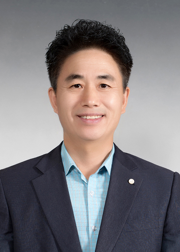 선거관리 위원장 김범안