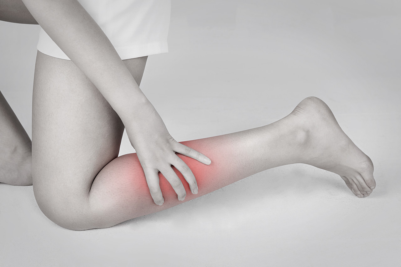 <strong>종아리<br>발의 통증</strong>