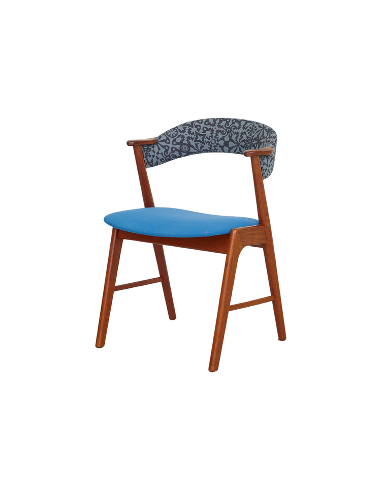 MODEL 32 CHAIR : 아파트먼트풀 마켓