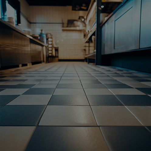 <h4><strong>카페 바닥 기름때 제거</strong></h4><h6>조리공간 바닥청소</h6><h6>홀 바닥청소 </h6>