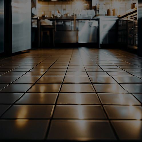 <h4><strong>식당 바닥 기름때 제거</strong></h4><h6>주방공간 바닥청소</h6><h6>홀 바닥청소</h6>