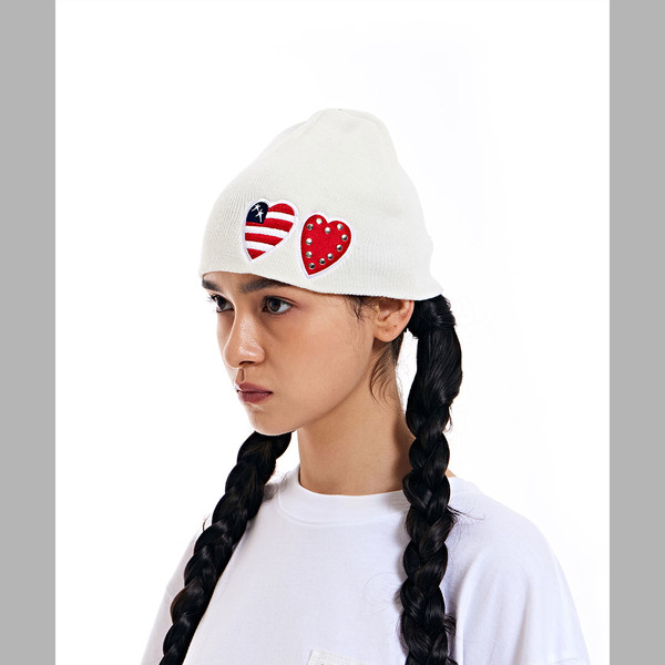 THE MUSEUM VISITOR★韓国★ TWO HEART PATCH STITCHED BEANIE TWO HEART PATCH STITCHED BEANIE (WHITE) : THE MUSEUM VISITOR