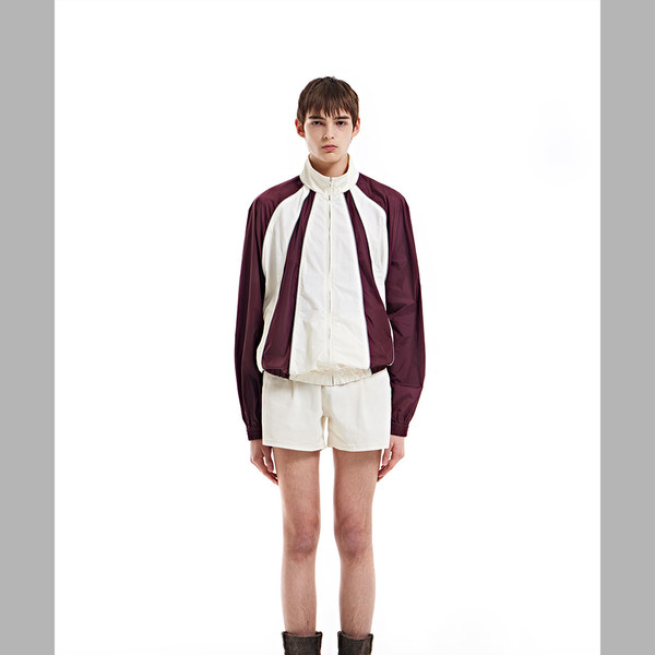 REFLECTIVE LINE RAGLAN WINDBREAKER (RED) : THE MUSEUM VISITOR