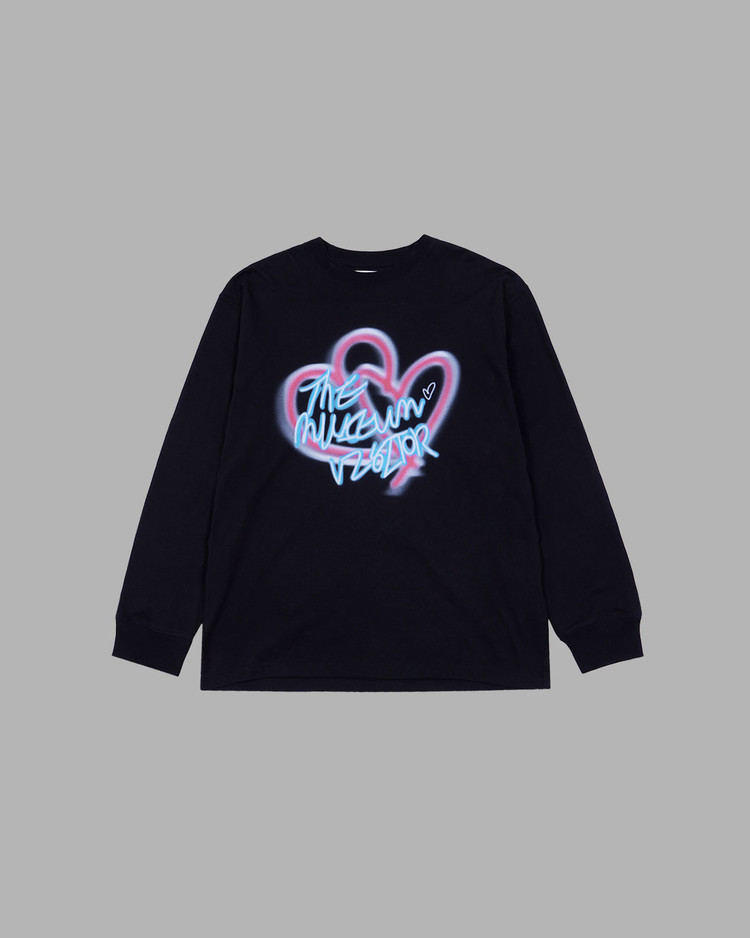 Tシャツ・カットソー THE MUSEUM VISITOR BLURRED HEART PRINTED LONG SLEEVE BLACK BLURRED HEART PRINTED LONG SLEEVE (BLACK) : THE MUSEUM VISITOR