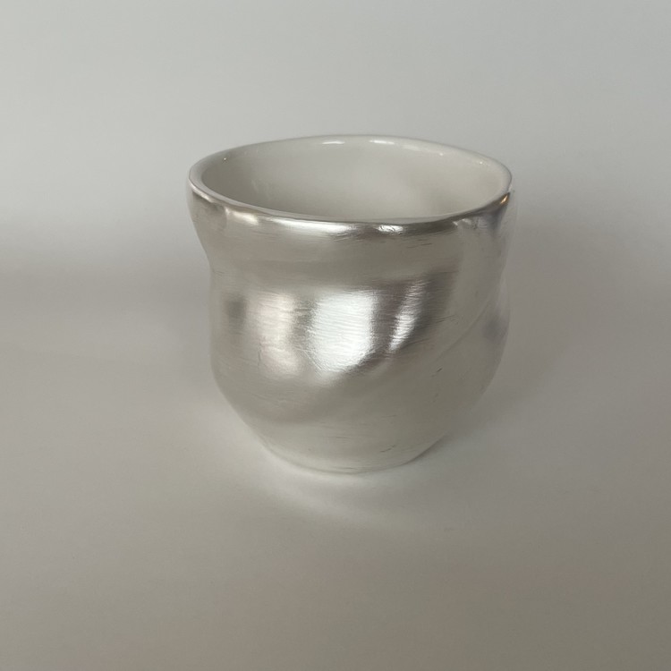 Curve Tea cup (white+ silver) : Quartz