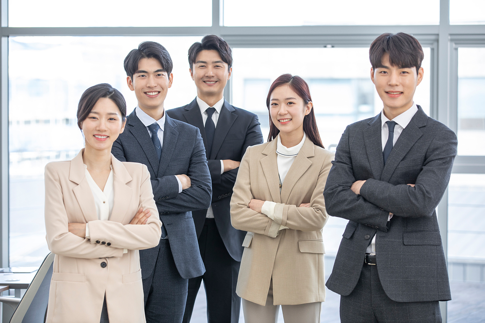 <span style="font-size:20px;"><strong>대기업  임직원</strong></span>