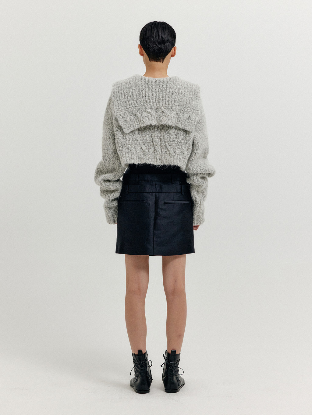 XEMMA Over Fit Crop Cardigan - Light Grey : EENK SHOP