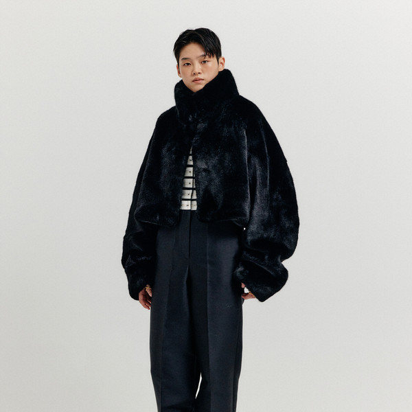 XHORT Faux Fur Short Coat - Black : EENK SHOP