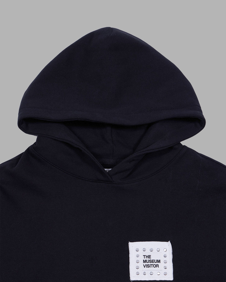 CUBIC LOGO STITCHED ESSENTIAL HOODY (BLACK) : THE MUSEUM VISITOR
