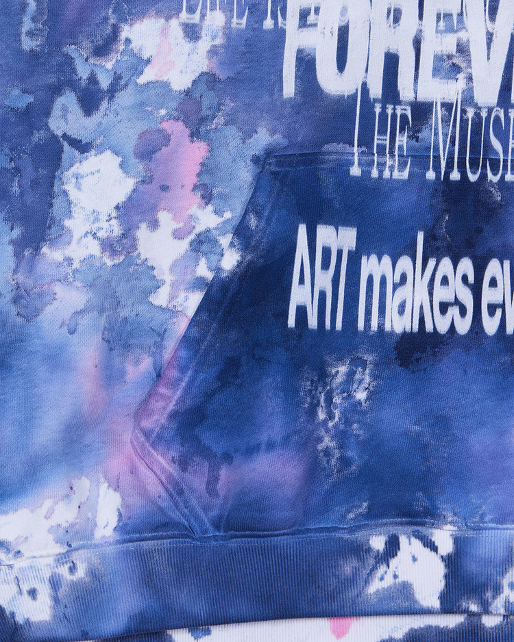 パーカー・フーディ THE MUSEUM VISITOR LETTERING PRINTED TIE DYEING HOODY NAVY 1 LETTERING PRINTED TIE DYEING HOODY (NAVY) : THE MUSEUM VISITOR