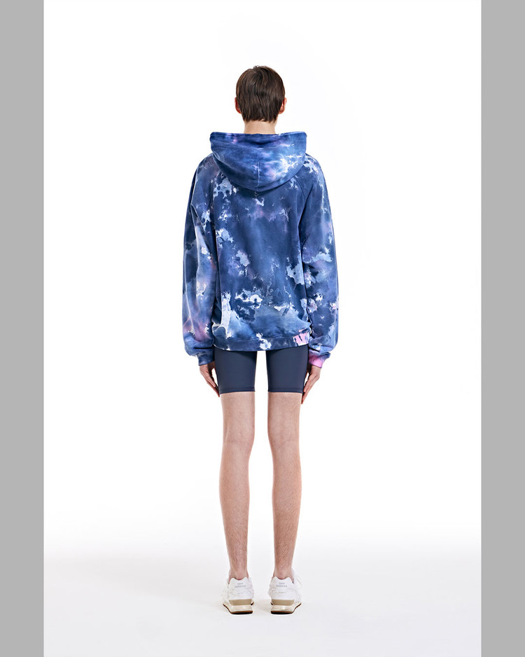 パーカー・フーディ THE MUSEUM VISITOR LETTERING PRINTED TIE DYEING HOODY NAVY 1 LETTERING PRINTED TIE DYEING HOODY (NAVY) : THE MUSEUM VISITOR