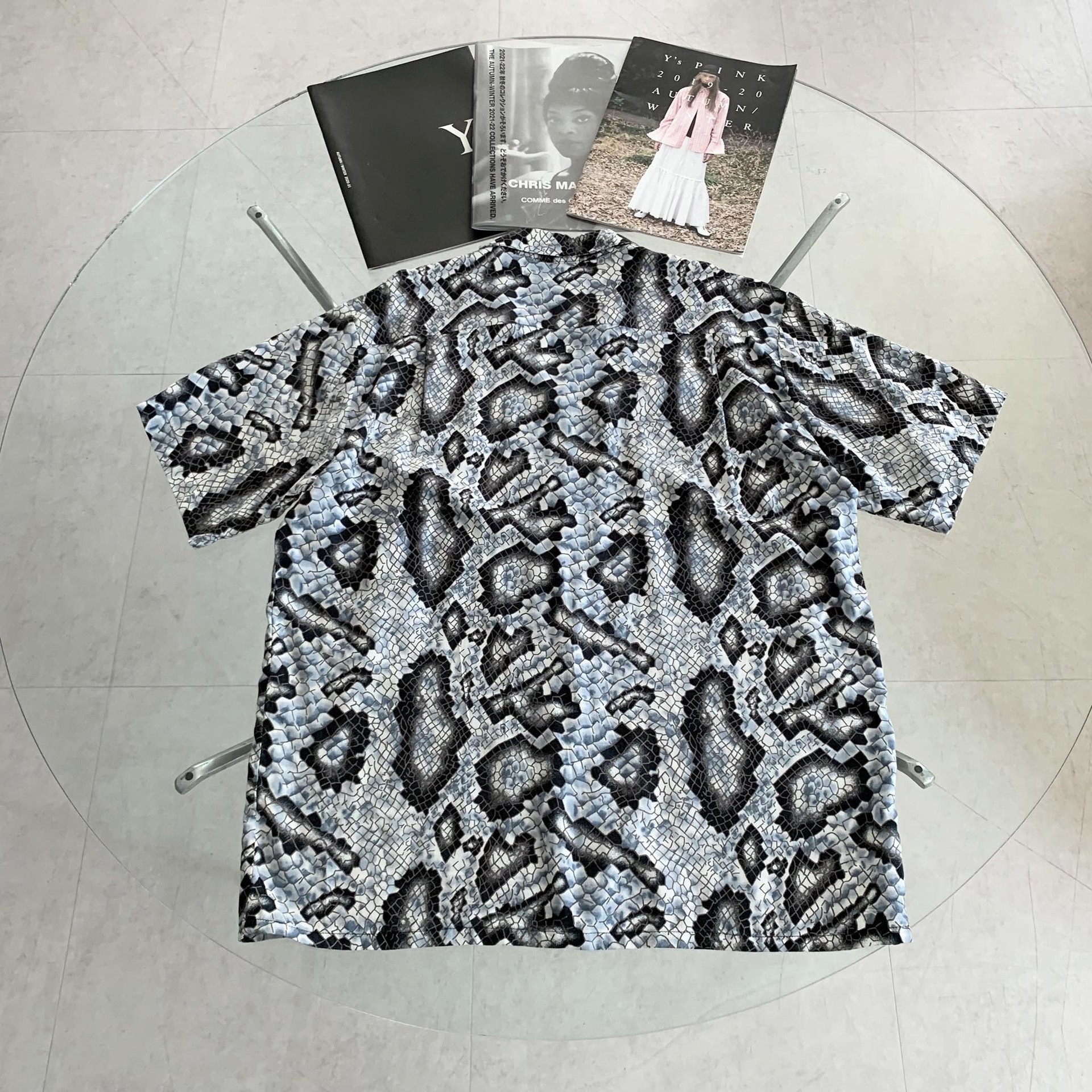 GO NATIVE! python pattern shirt : TAAU