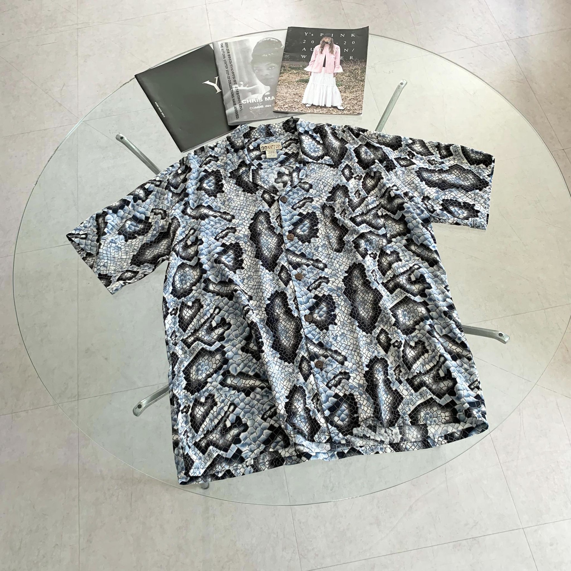 GO NATIVE! python pattern shirt : TAAU