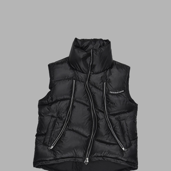 【THE MUSEUM VISITOR】CURVED ZIPPER PUFFER DOWN VEST CURVED ZIPPER PUFFER DOWN VEST (GLOSSY BLACK) : THE MUSEUM