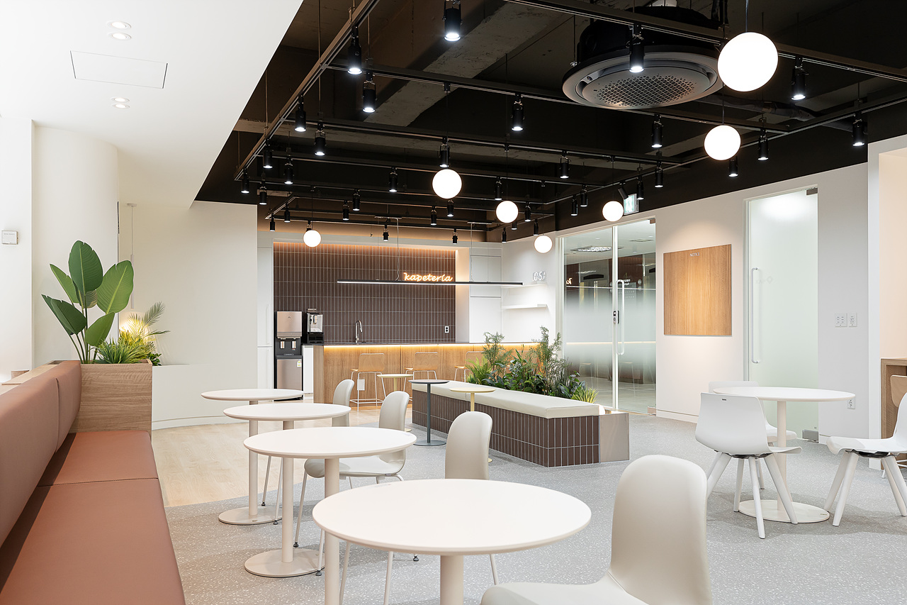 PREDICTION OFFICE / 102py