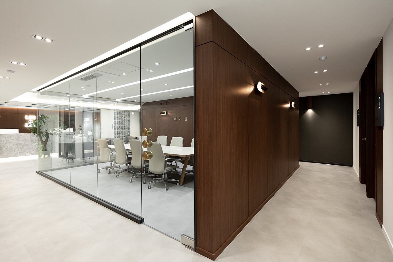 LEE&LAW FIRM (리앤로펌 변호사 사무실) 70평