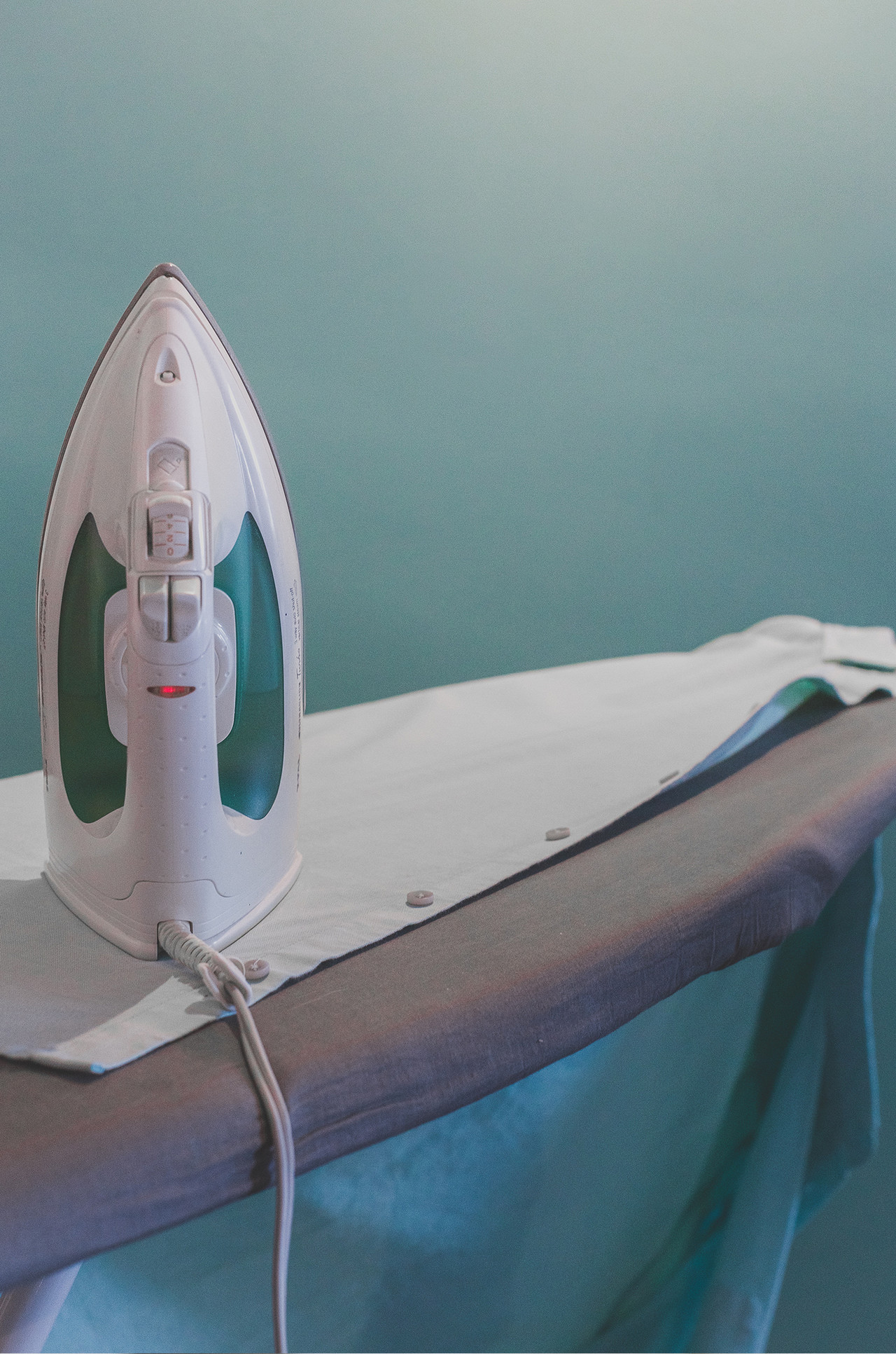 <p style="color : white; font-size:18px; font-weight : bold;">DEEP PULPLE</p><p style="color : #eee; font-size:14px;">#45307b</p>