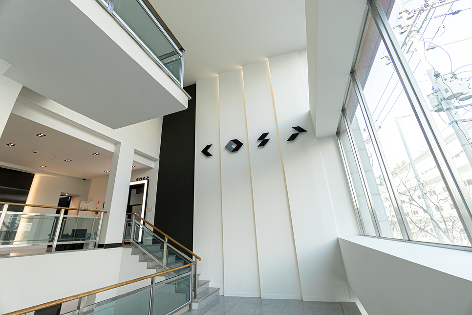 PREDICTION OFFICE / 102py