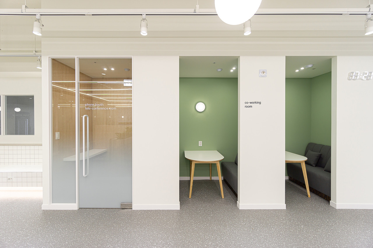 PREDICTION OFFICE / 102py