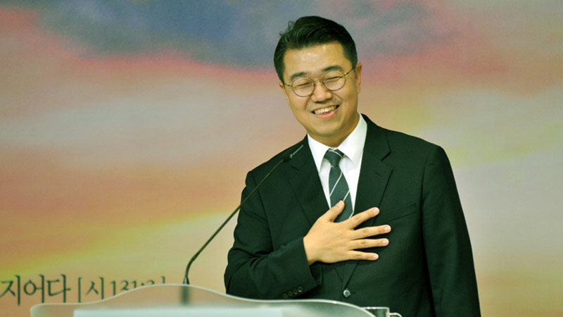 <h6 style="line-height: 1;"><strong><span style="font-size: 18px; color: rgb(255, 255, 255);">환영인사</span></strong></h6>