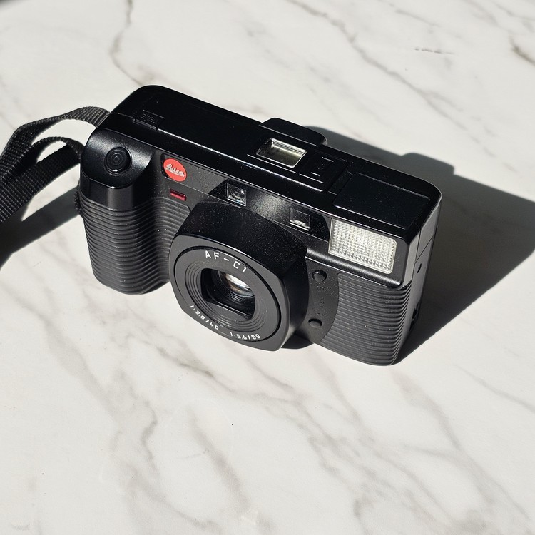 라이카 Leica AF-C1 *BTS 뷔 필름카메라📷 : 루트카메라 필카