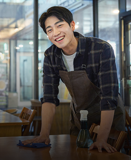 <p style="position:absolute;right:1em;top:1em;font-weight:bold;">03</p>고객의 감성에 부합하는 디자인으로<br><b>브랜드 선호도 상승</b>