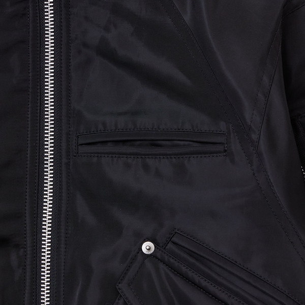 FUR HOOD METAL LOGO MA-1 JUMPER (BLACK) : THE MUSEUM VISITOR