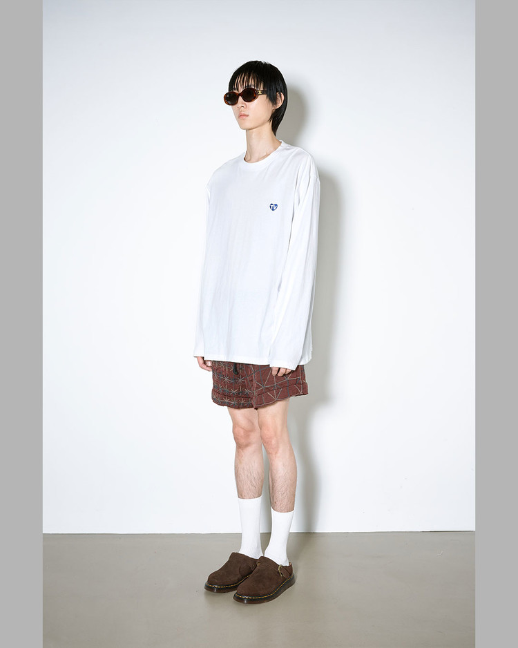 TV HEART LOGO LONG SLEEVE (WHITE) : THE MUSEUM VISITOR