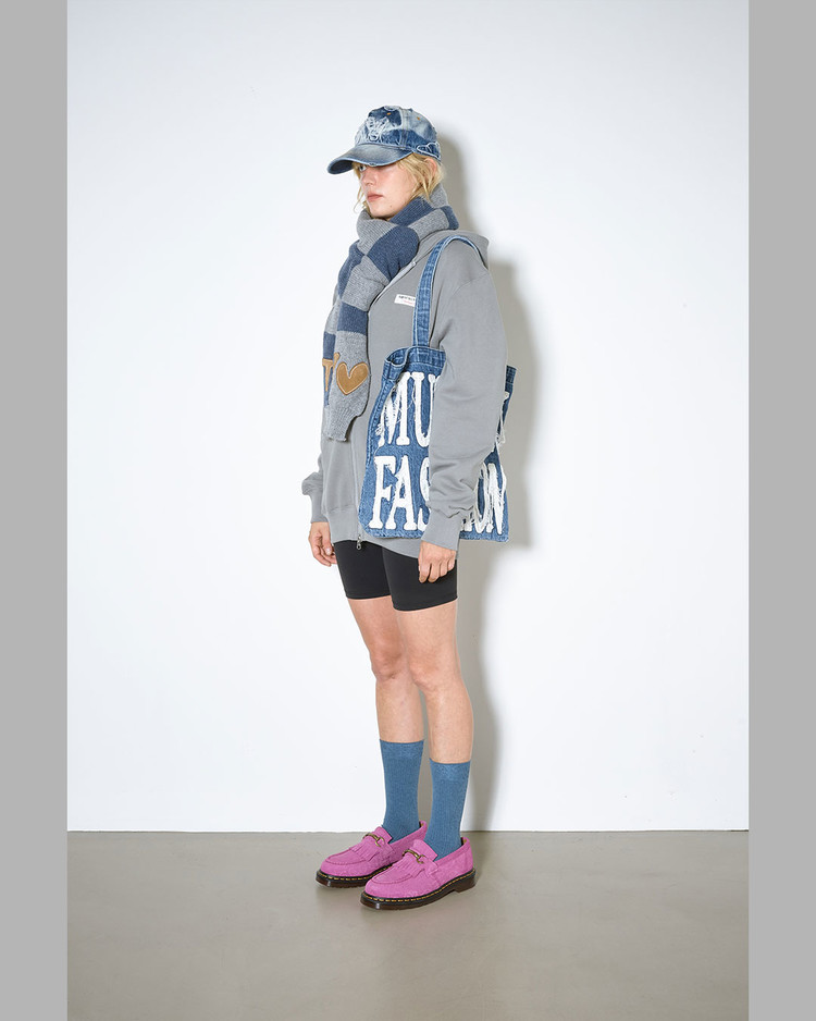 MUSEUM FASHION WASHED DENIM TOTEBAG (BLUE) : THE MUSEUM VISITOR