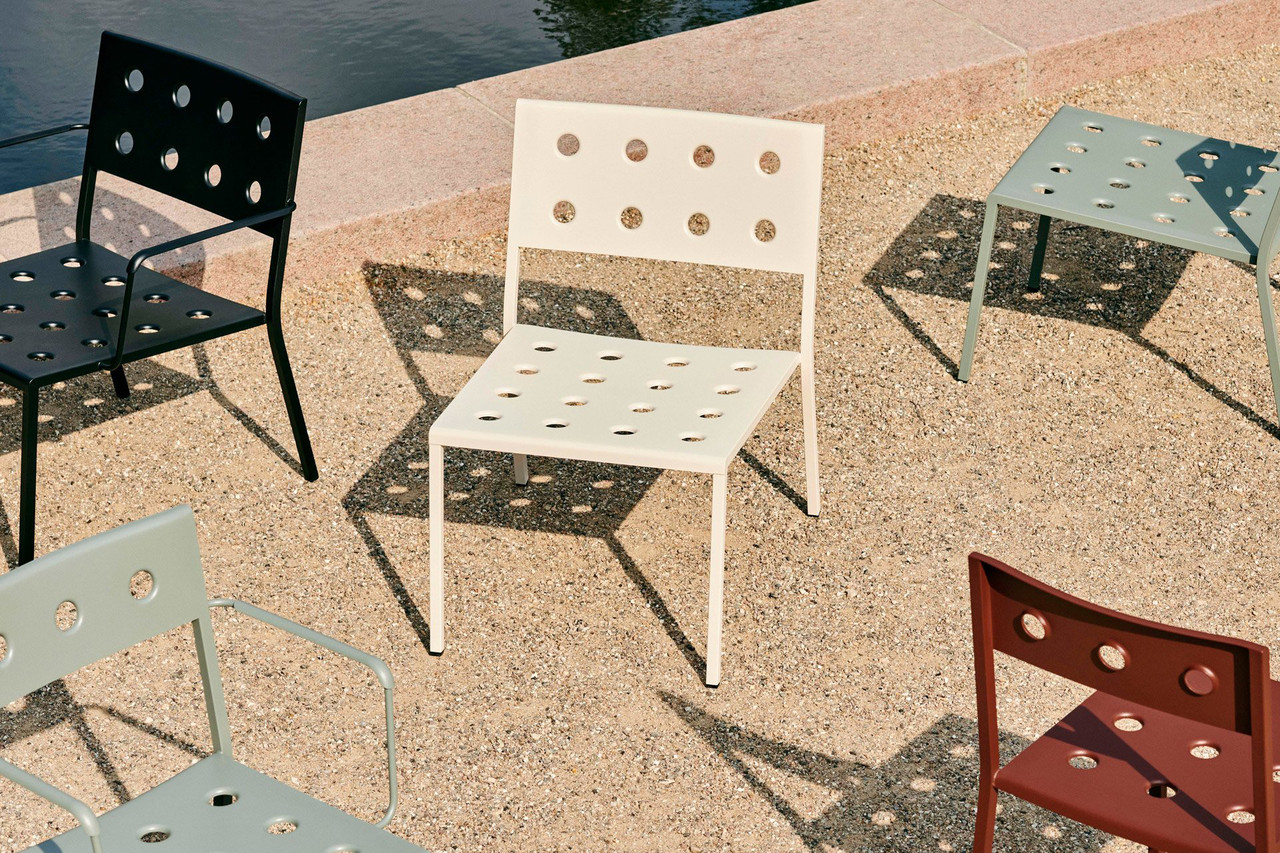 OUTDOOR FURNITURE
