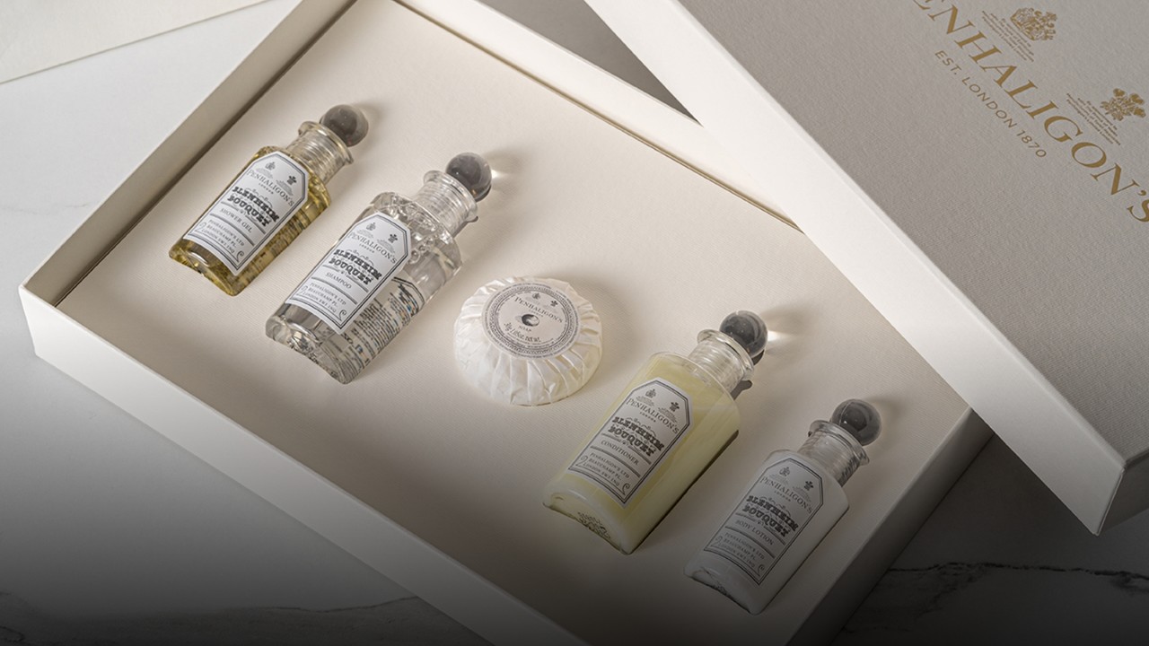 <p><p style="margin: 180px 0px 0px 10px;">   <span style="color:#fff; font-weight:550; font-size:24px;">     Weekday Rest PKG   </span>   <br>   <br>   <span style="color: #fff; font-size:16px;">    서초 아틀리에가 제안하는 평일 휴식 패키지   </span> </p> 