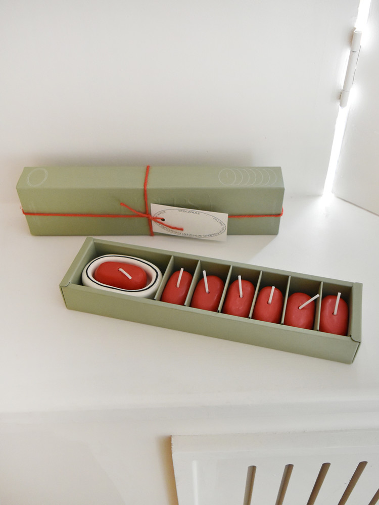 レッドエディション 5735 キャンドル&ホルダーセット - 3種類の香り+