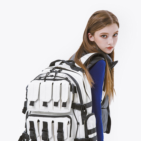 Daylife ホワイトリュック DAYLIFE TECH PLUS BACKPACK (IVORY) : デイライフ - 私たちが