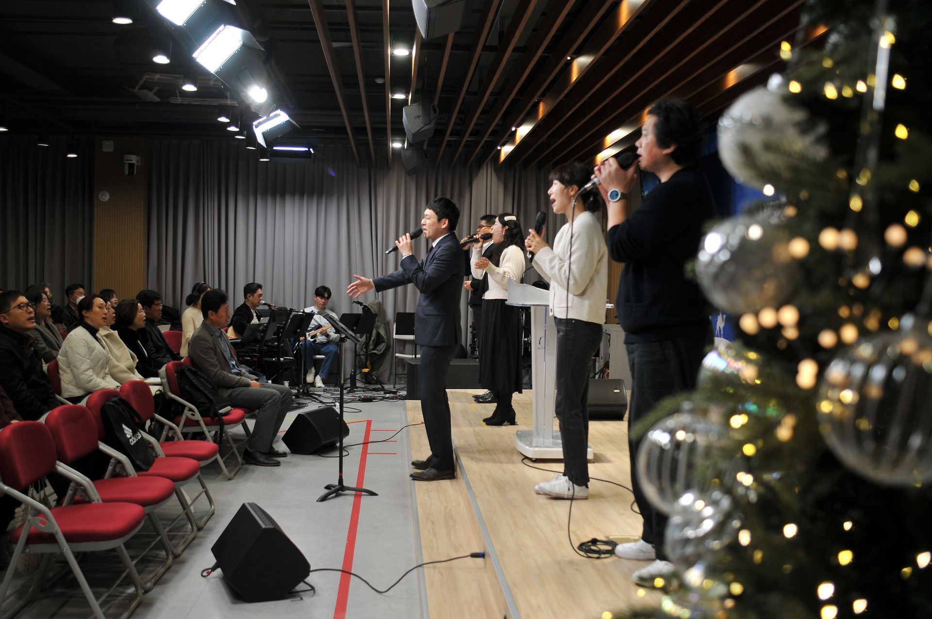 <h6 style="line-height: 1;"><strong><span style="font-size: 18px; color: rgb(255, 255, 255);">오시는길</span></strong></h6>