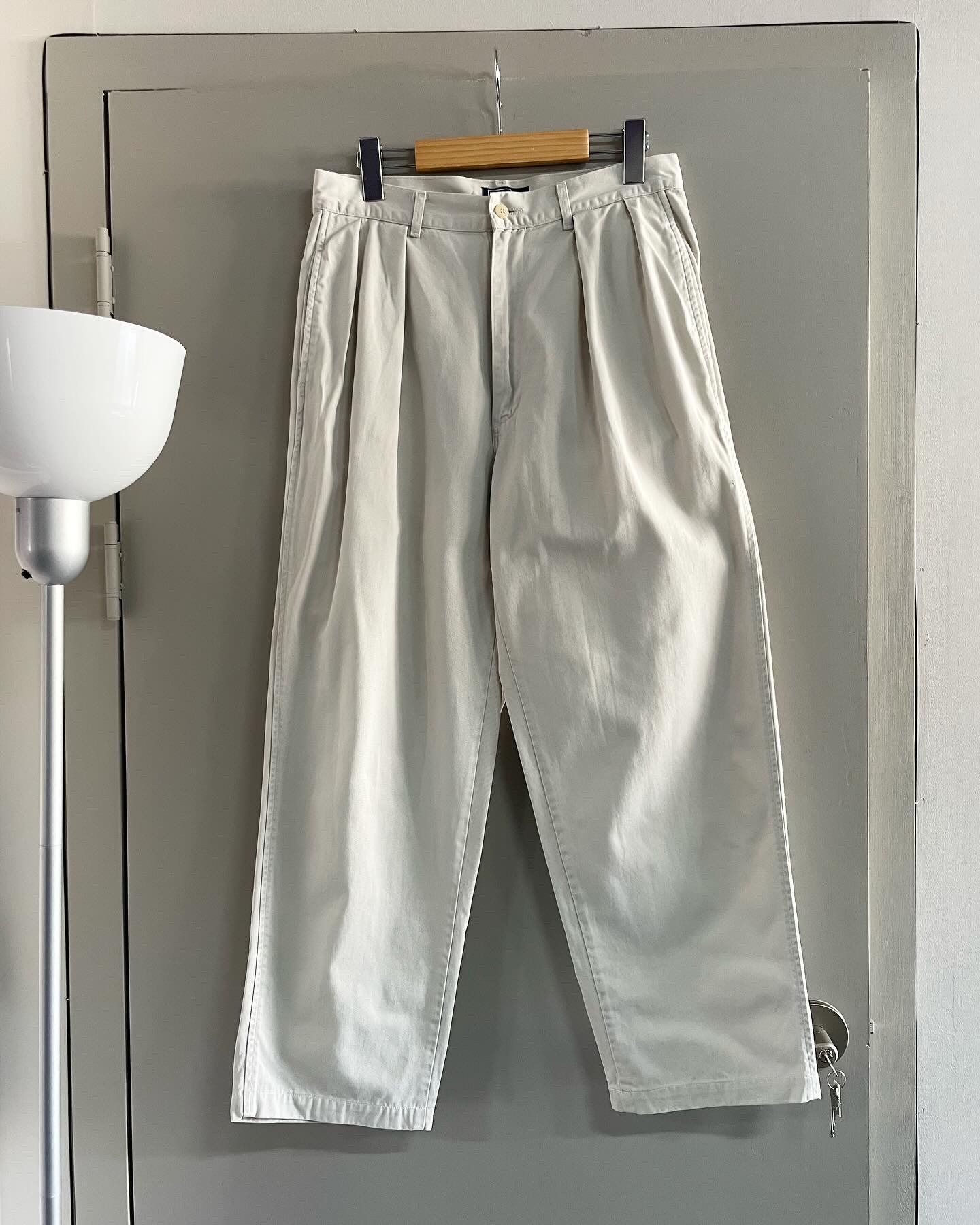 Ralph Lauren POLO by Ralph Lauren Two-pleat Chino Pants for Men, W34 equivalent cotton gray type Vintage Second Hand main image 1