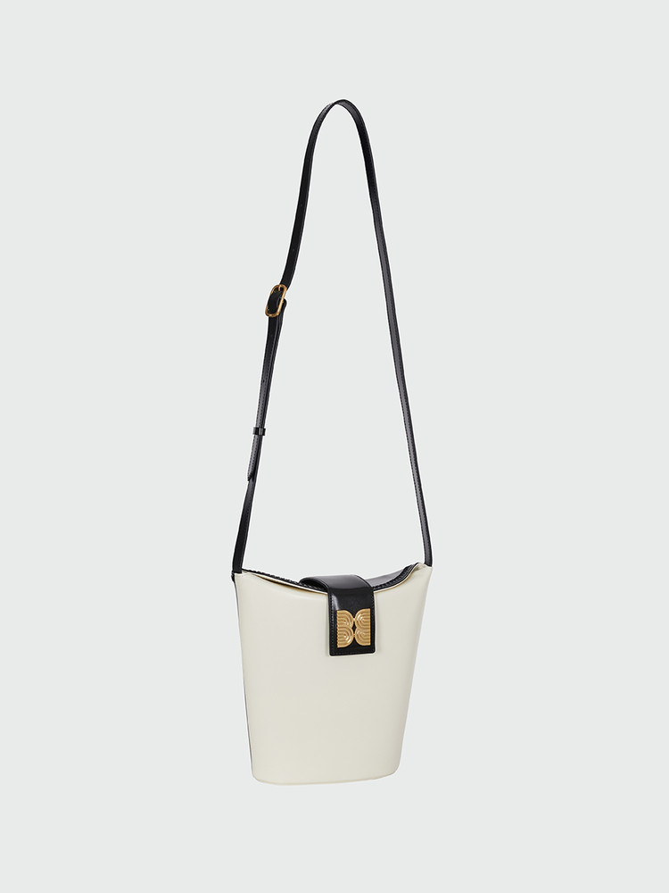 [EENK]HOBART Folded Small Bucket Bag★日本未入荷★定価以下 HOBART Folded Top Small Bucket Bag - Black : EENK SHOP