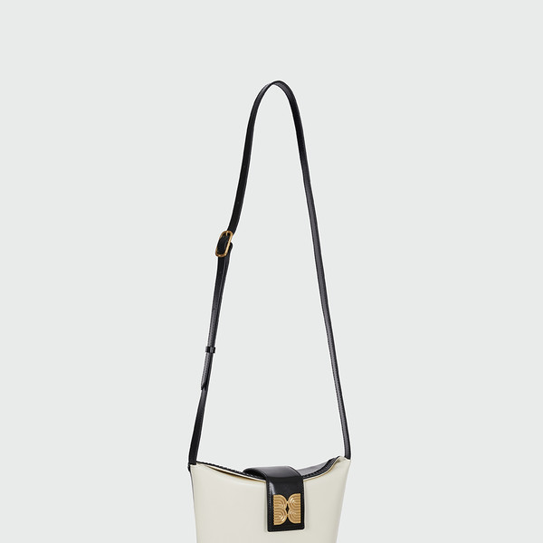 [EENK] / ☆ HOBART Folded Top Small Bucket Bag / Beige Designer fashion, Seoul-fully created | W Concept