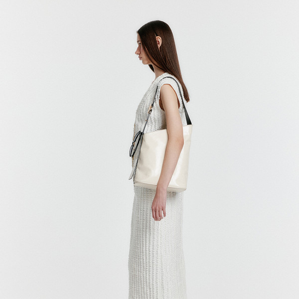 YUNITA Textured Midi Skirt - White : EENK SHOP