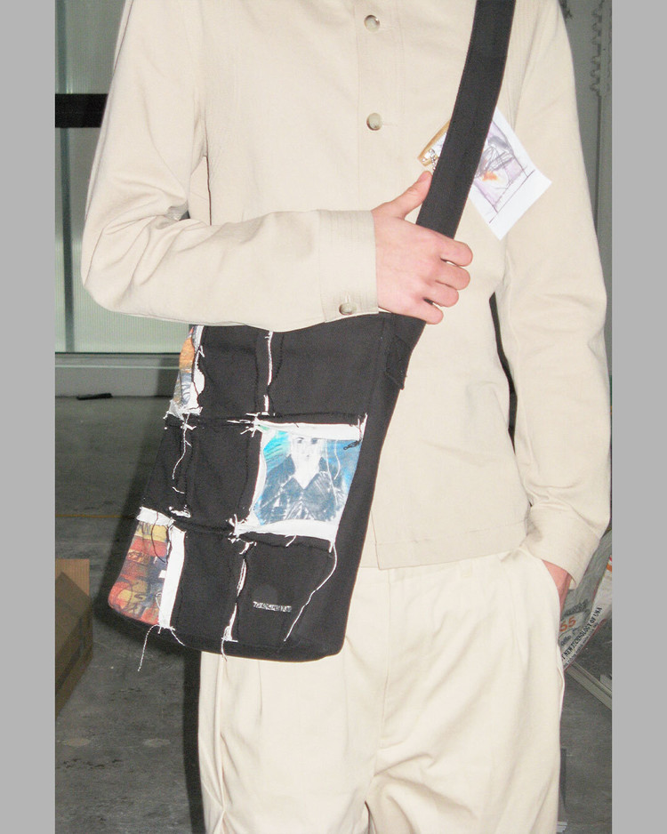 THE MUSEUM VISITOR★韓国★人気★男女兼用★SCULPTURAL ART BAG SCULPTURAL ART BAG : THE MUSEUM VISITOR