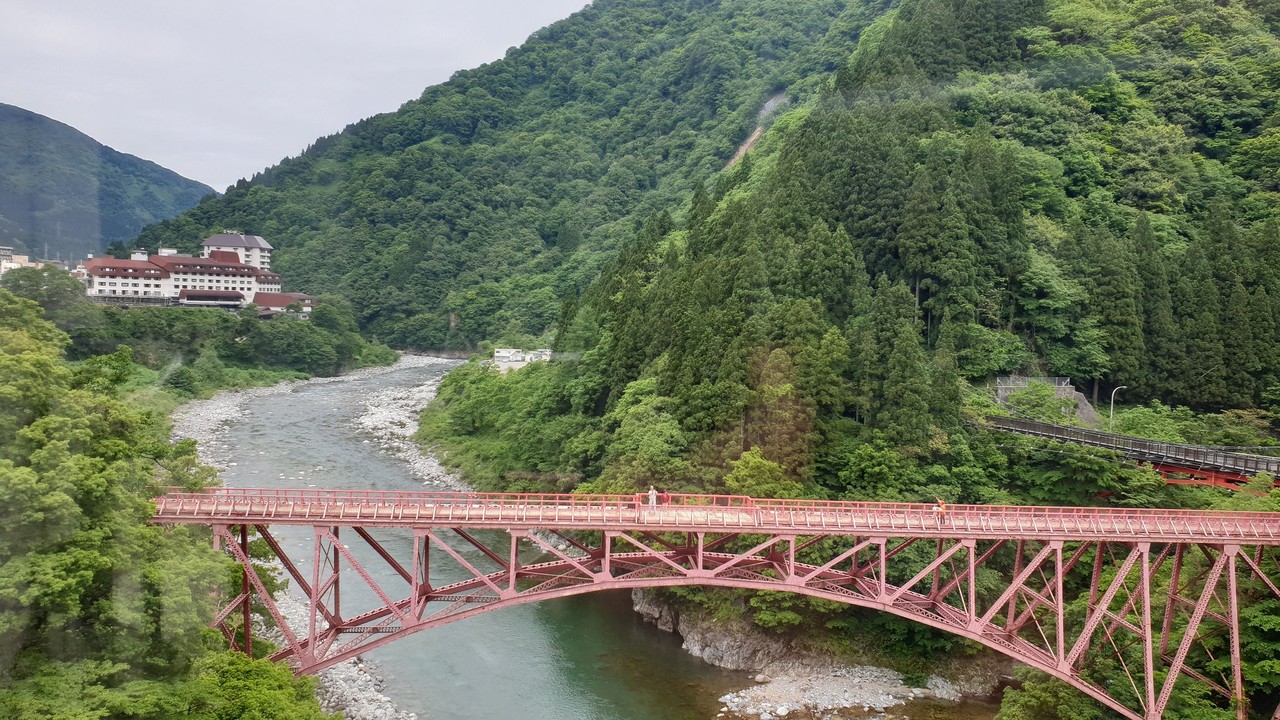 일본여행 알펜루트 설벽 구로베협곡 일본테마여행 소규모여행 효도여행 가족여행