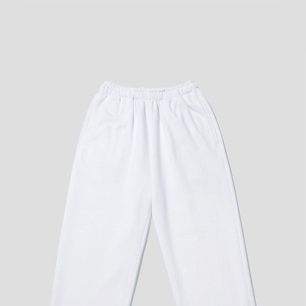 【韓国Attends アテンズ】White basic sweat *pants Attends(アテンズ) パンツ(レディース) - 海外通販のBUYMA