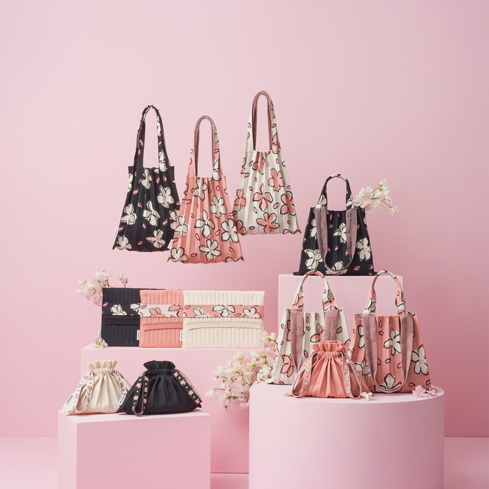【PLEATS MAMA】[Cherry Blossom Edition] Shoulder bag 3 COLOR CHERRY BLOSSOM EDITION] Shoulder Bag Black(free reusable