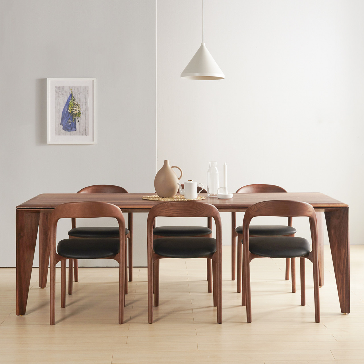 <p style="text-align:left; font-size:16px; margin-top:26px;">Judd Table [Walnut]<br><span style="color:#666;">₩ 2,160,000~</span></p>