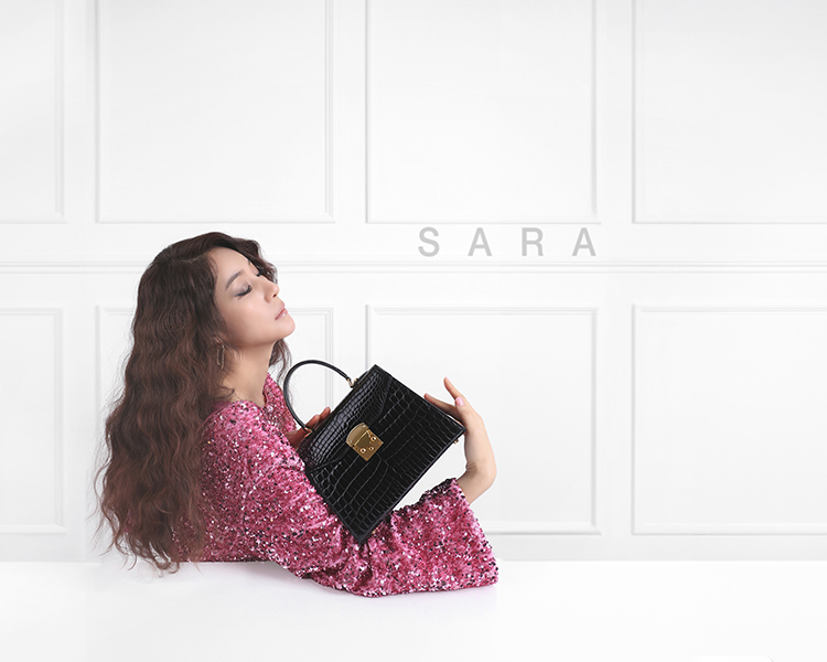 <h5 style="line-height:1.0; font-size: 30px; text-align: center;">LUNA BAG<br>New Color</h5><p style="font-size:16px; text-align: center;"><u>shop now</u></p>